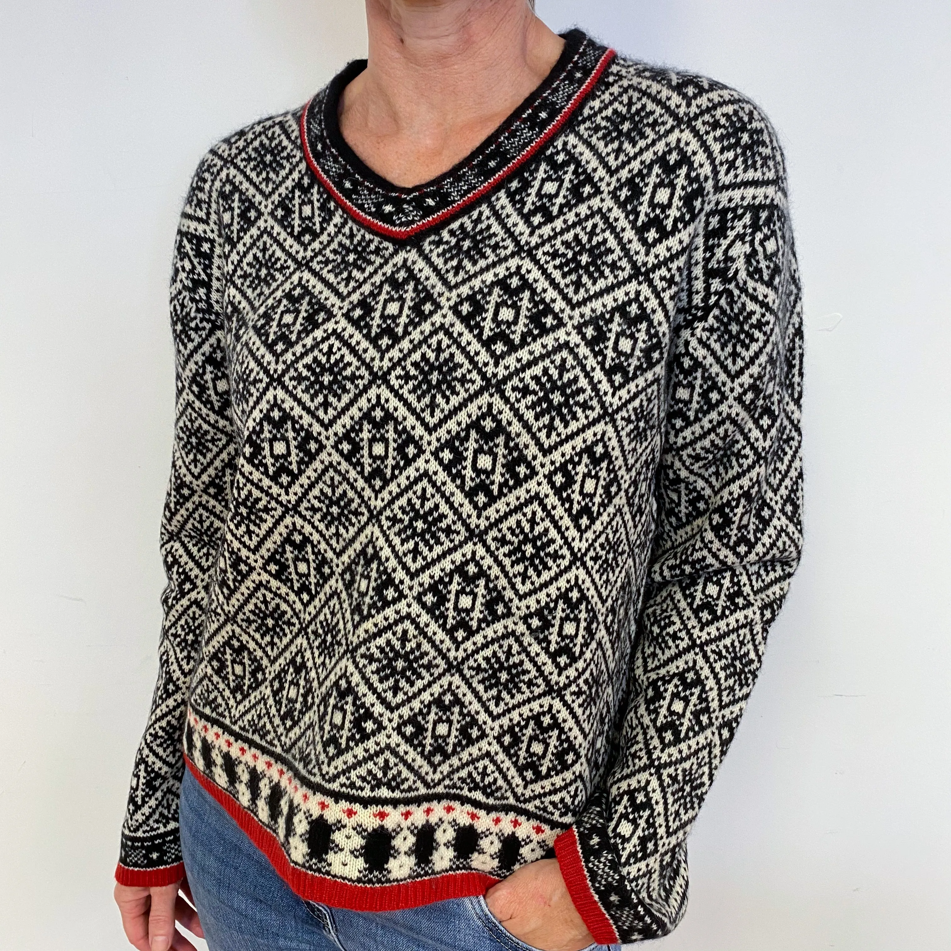 Black and Ivory Festive V Neck Jumper Large