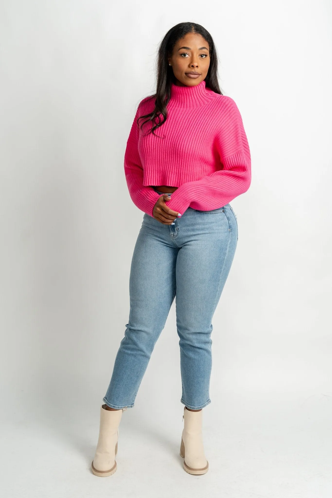 Crop turtleneck sweater pink