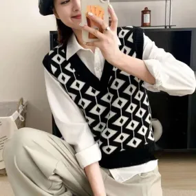 Diamond-shaped knitted vest vest