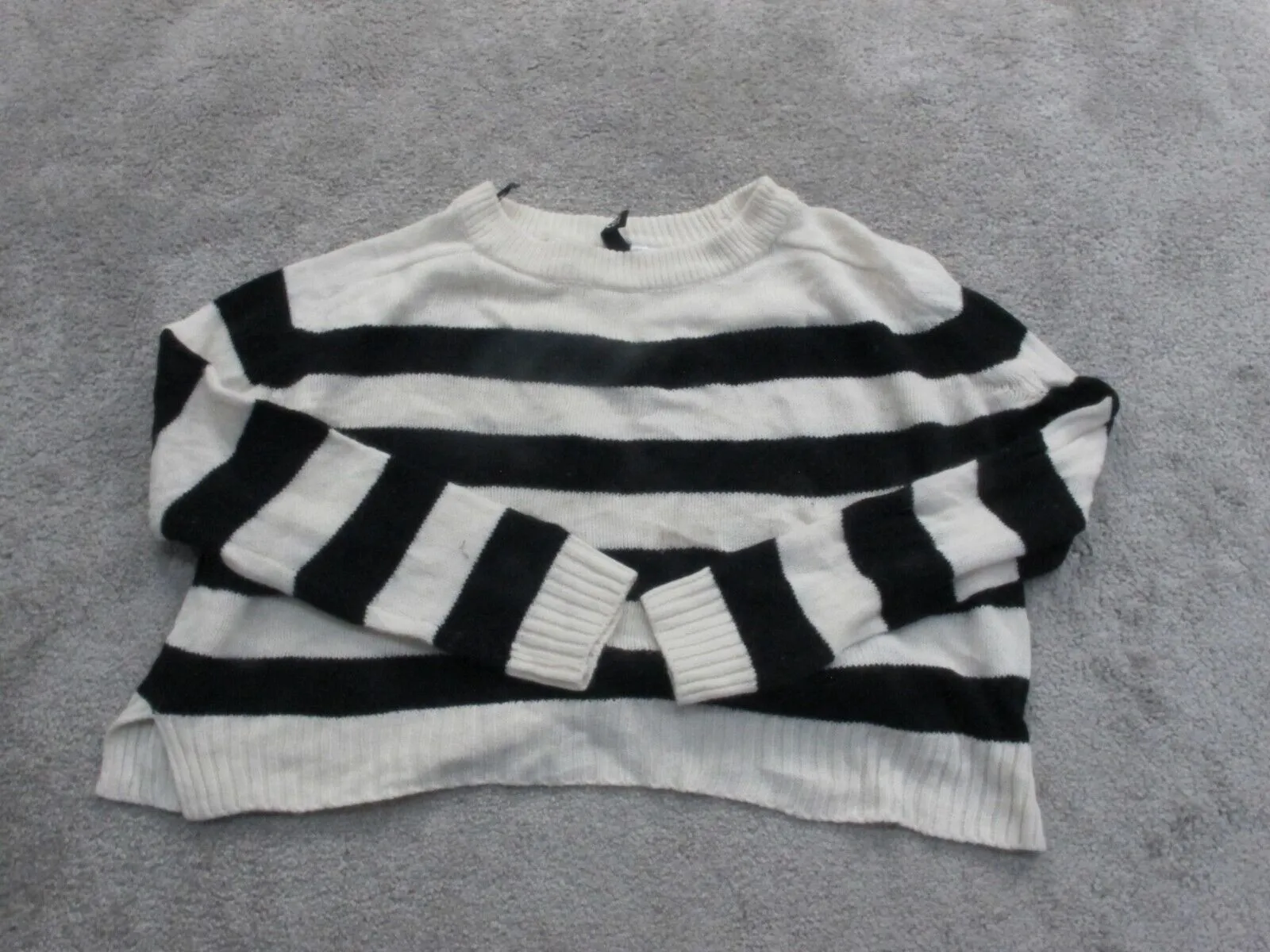 Divided By H&M Womens Crop Sweater Crew Neck Long Sleeve Striped White Black S