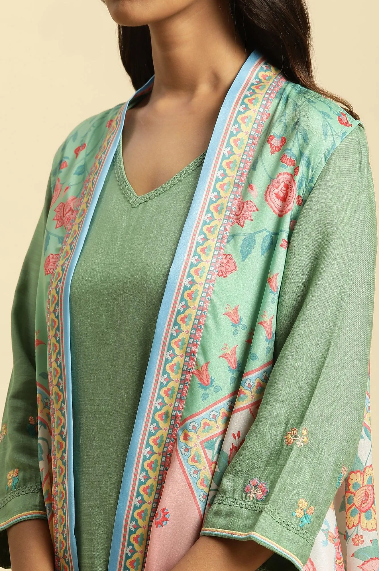 Green Solid Kurta, Printed Gilet And Gathered Pants Set