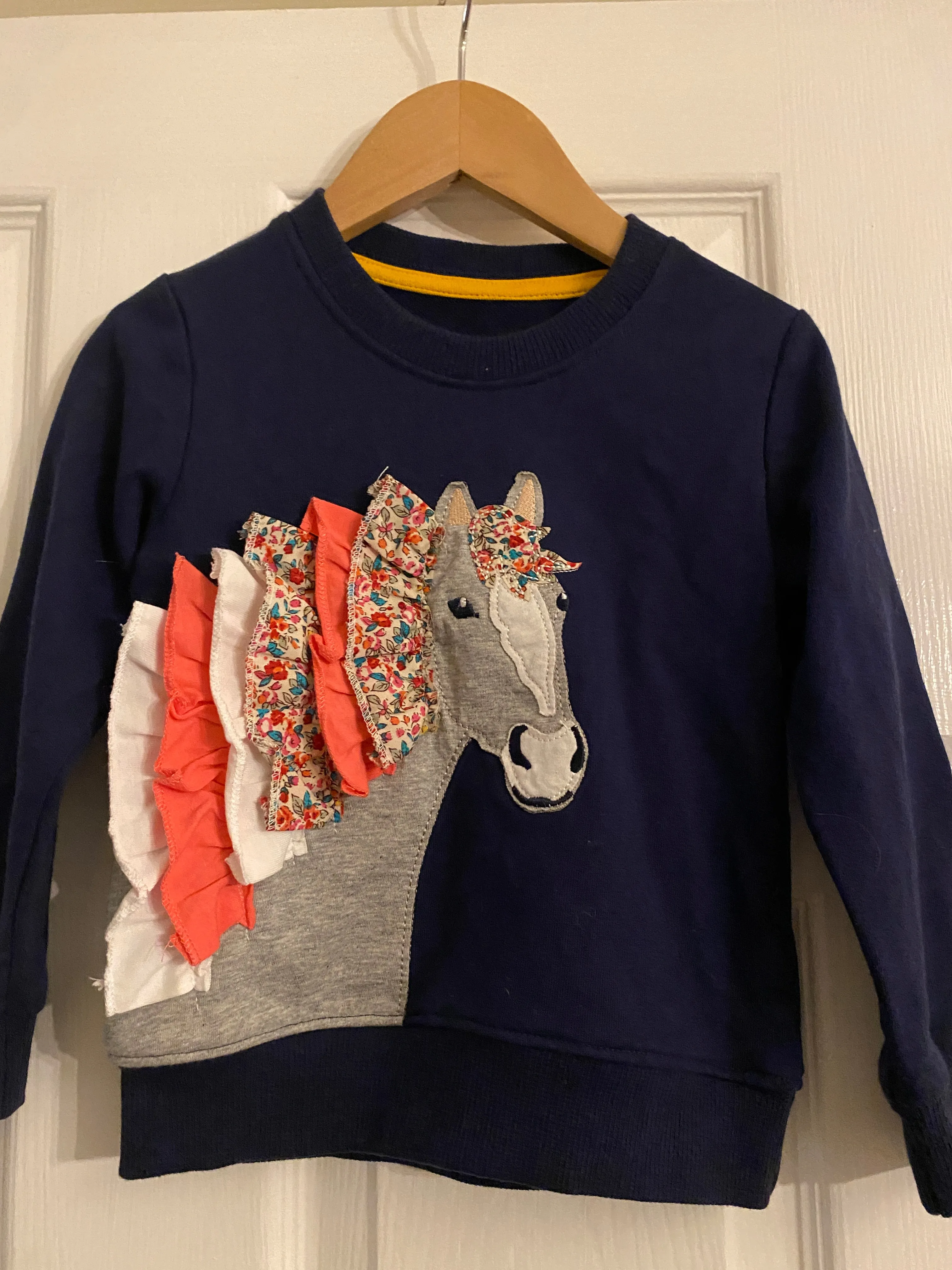 Horse head  appliqué sweatshirt