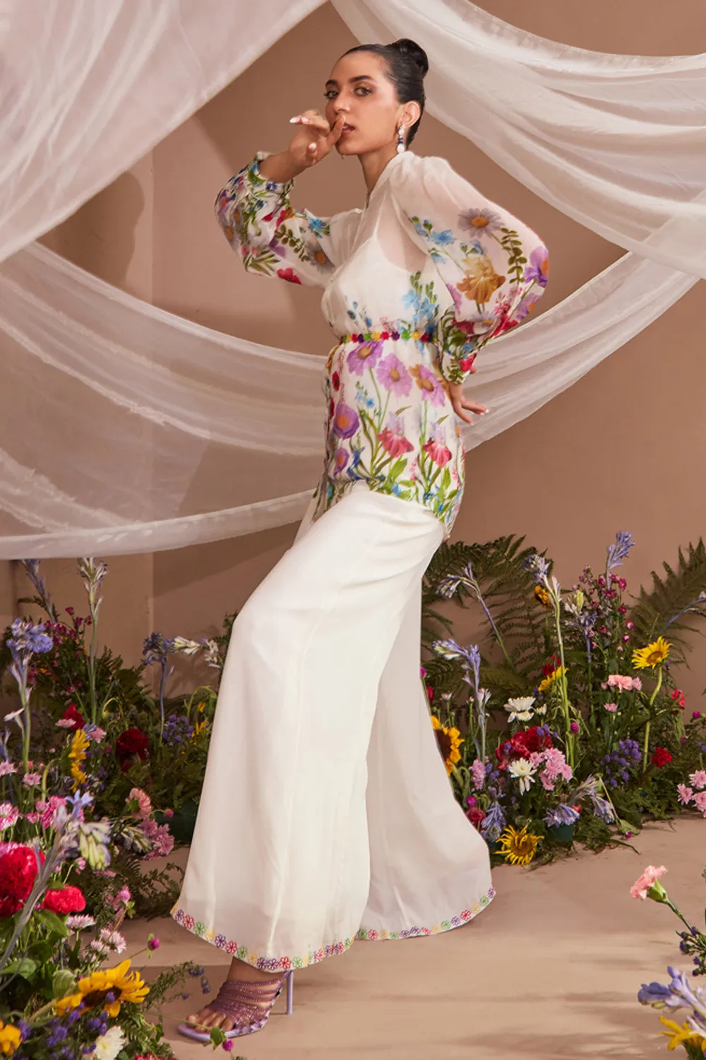 SAKSHI SINDHWANI IN JUNIPER FLORAL PRINTED ORGANZA COORD SET