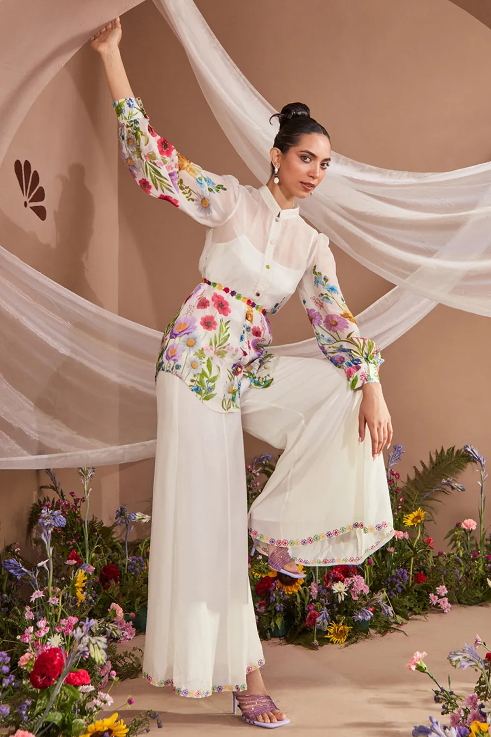 SAKSHI SINDHWANI IN JUNIPER FLORAL PRINTED ORGANZA COORD SET