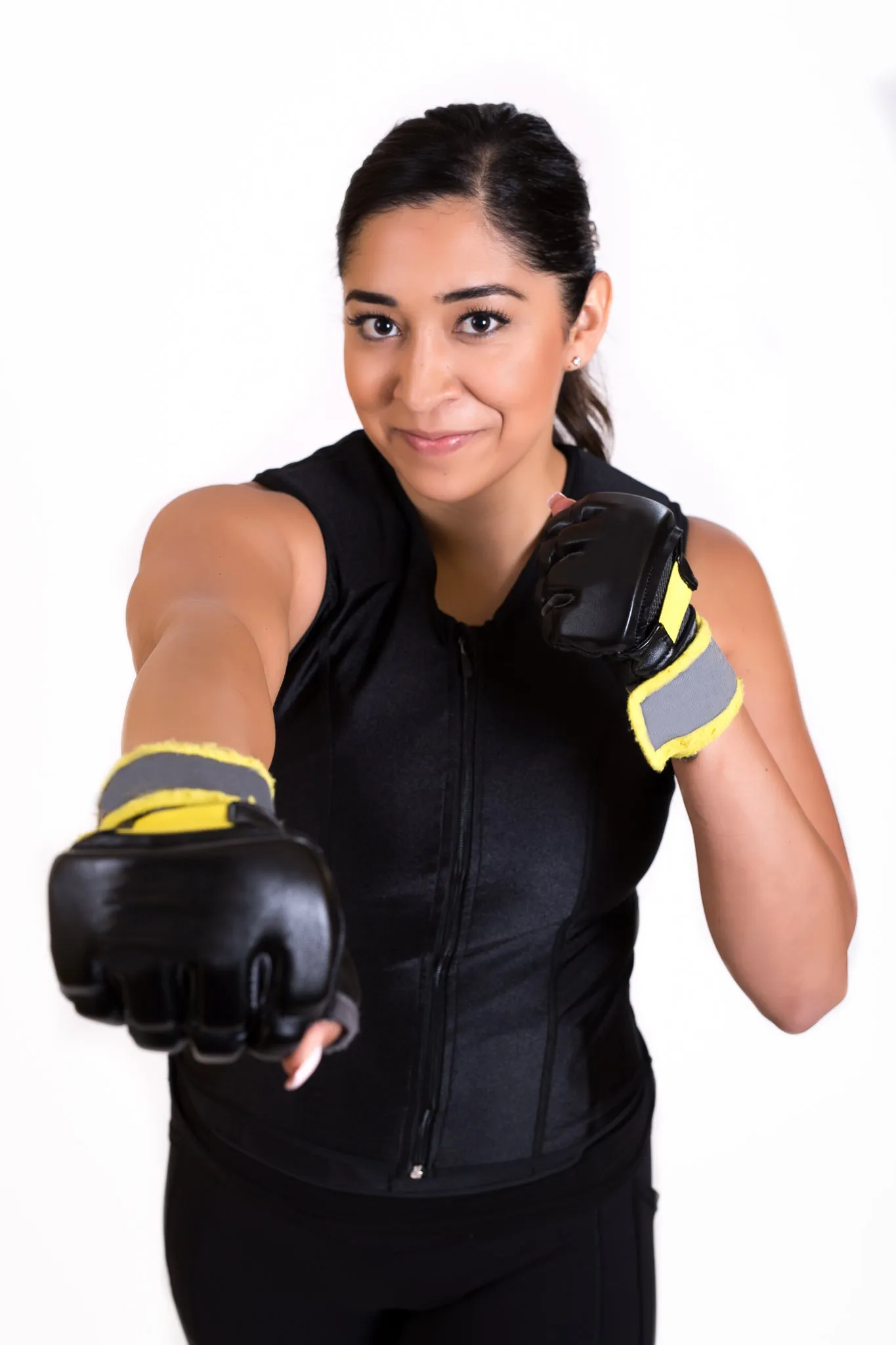 WEIGHT VEST - POWER BLACK (4 lbs of Weight Thins ™ included)