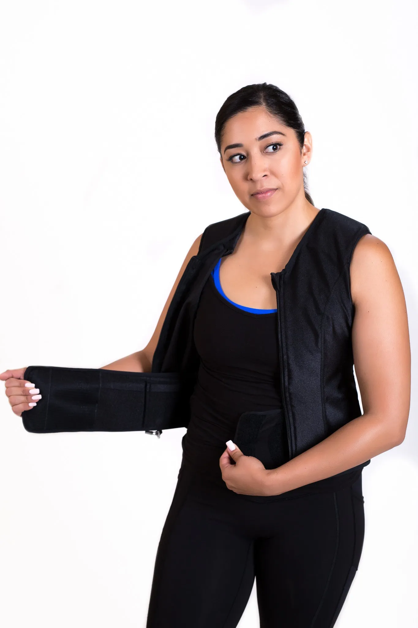 WEIGHT VEST - POWER BLACK (4 lbs of Weight Thins ™ included)